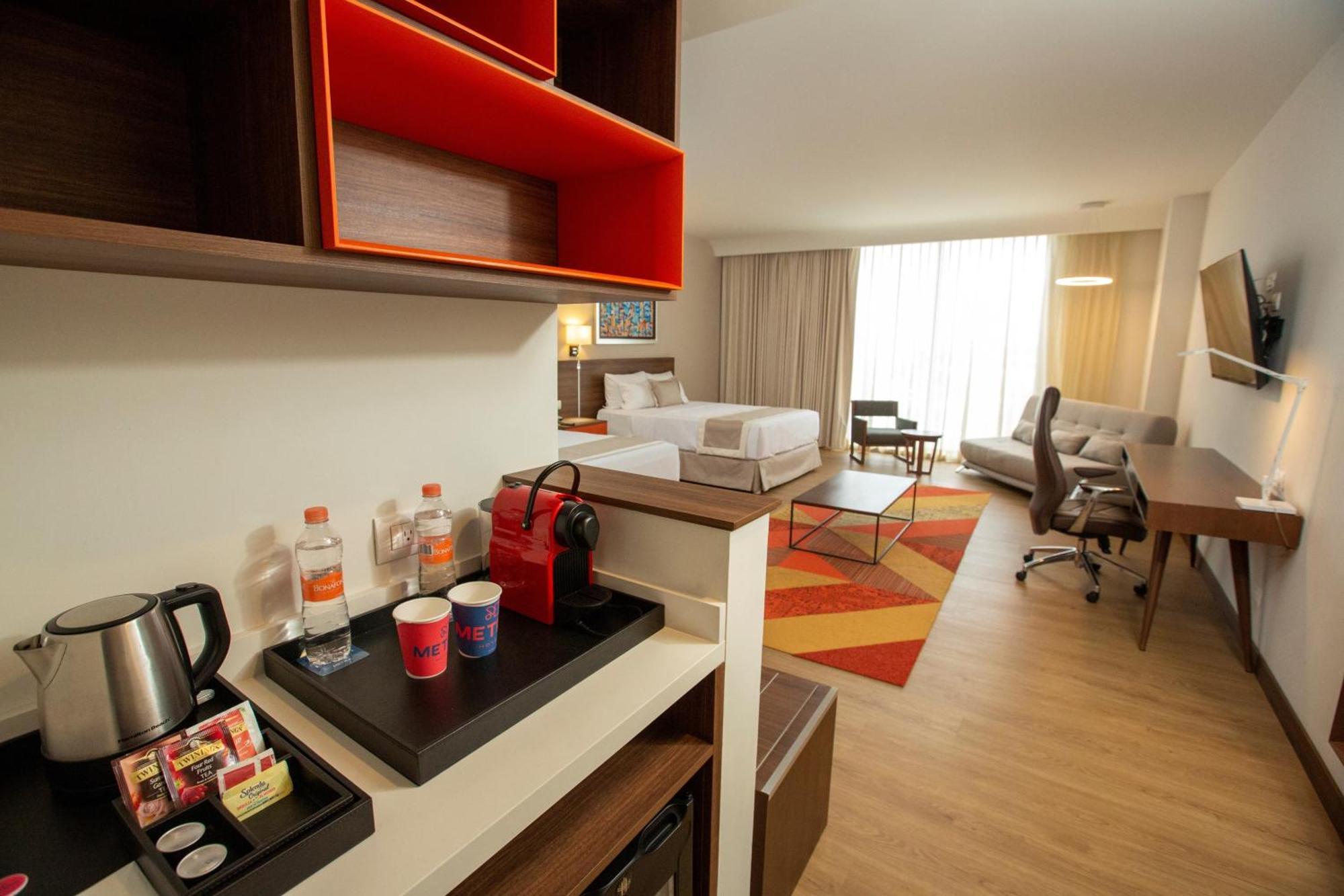 Metria Hotel León Exterior foto A typical studio room at a Residence Inn